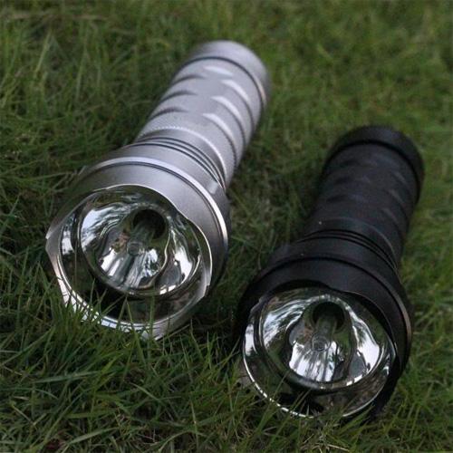La lampe-torche CACHÉE 35W A CACHÉ la lampe-torche tactique de streamlight de lampe-torche de puissance élevée