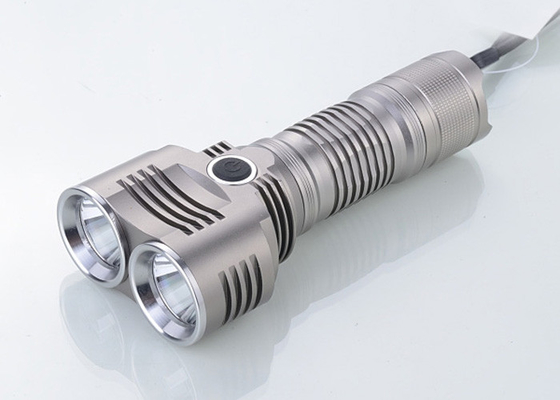 le choc 10W lumineux superbe - rendez la lampe-torche menée rechargeable de ménage avec le commutateur résistante deux