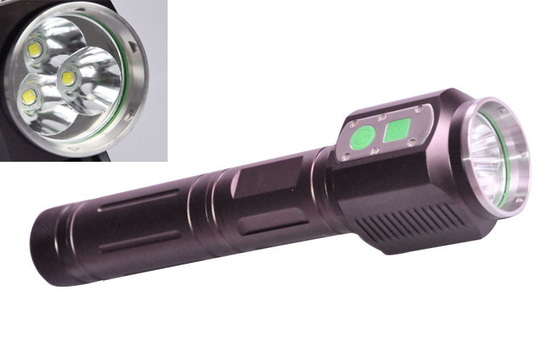 Lampe-torche tactique rechargeable forte d'intense luminosité pour la recherche
