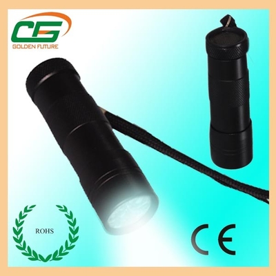 Petite lampe-torche haute puissance noire avec des batteries de 3pcs 1.5V D.C.A.