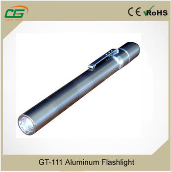Lampe-torche portative 2pcs 1.5V D.C.A., lampes-torches menées rechargeables de torche de l'aluminium LED