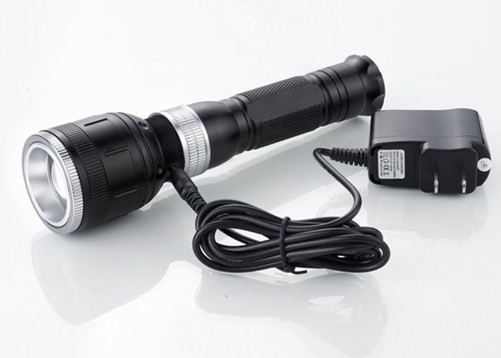 lampe-torche rechargeable du ménage LED, torche menée lumineuse superbe du bourdonnement 10W