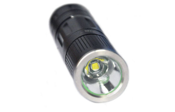 700lm haute puissance a mené la torche de Cree pour le ménage, lampe-torche lumineuse superbe